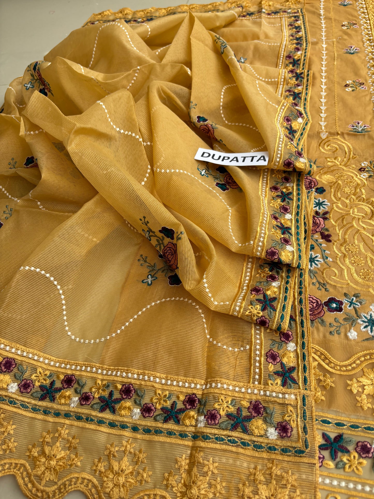 Fatima Zehra with Lawn dupatta Daman Chikankari Un-stitched-UN2761
