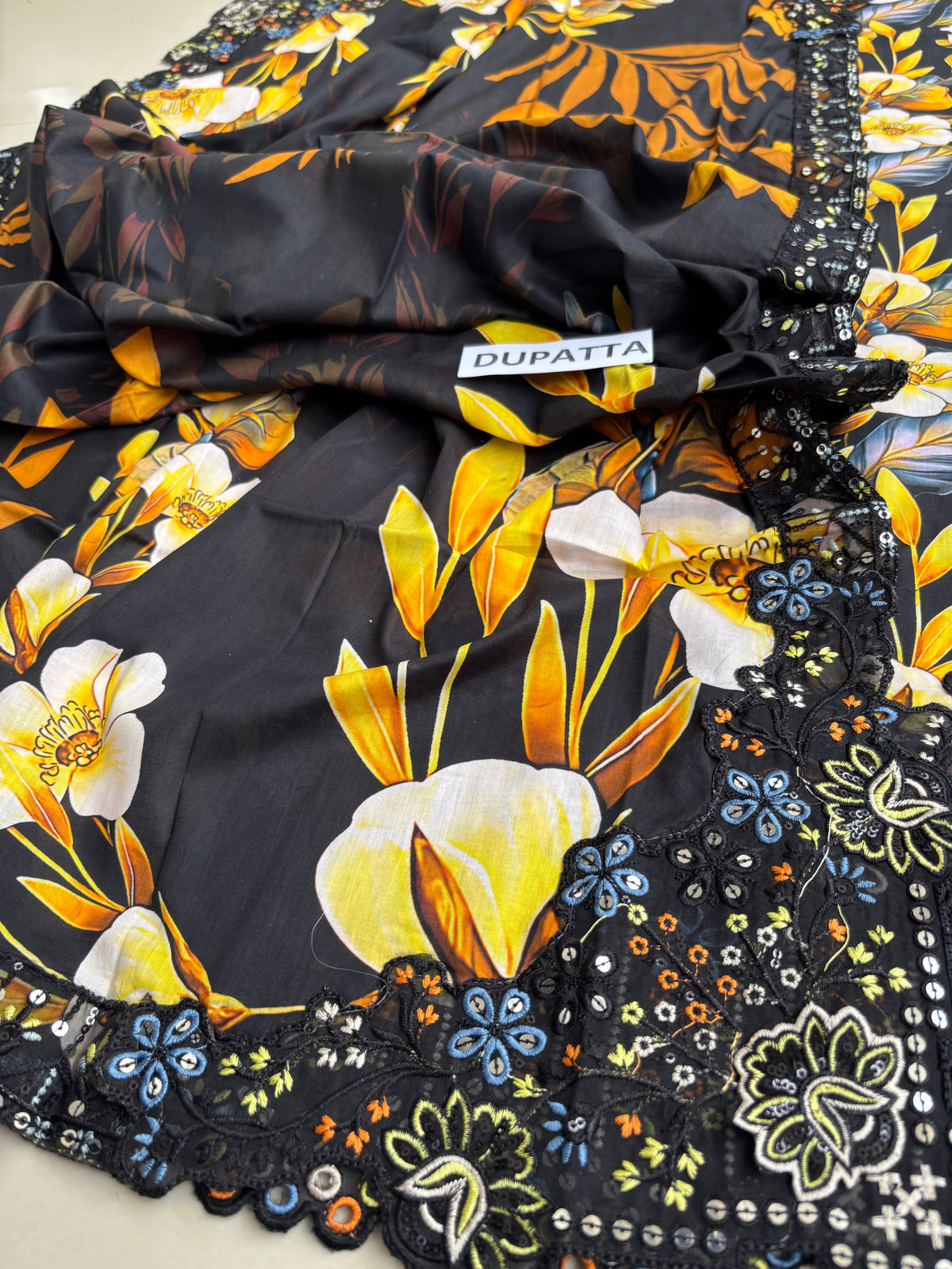 Fatima Zehra with Lawn dupatta Daman Chikankari Un-stitched-UN2767