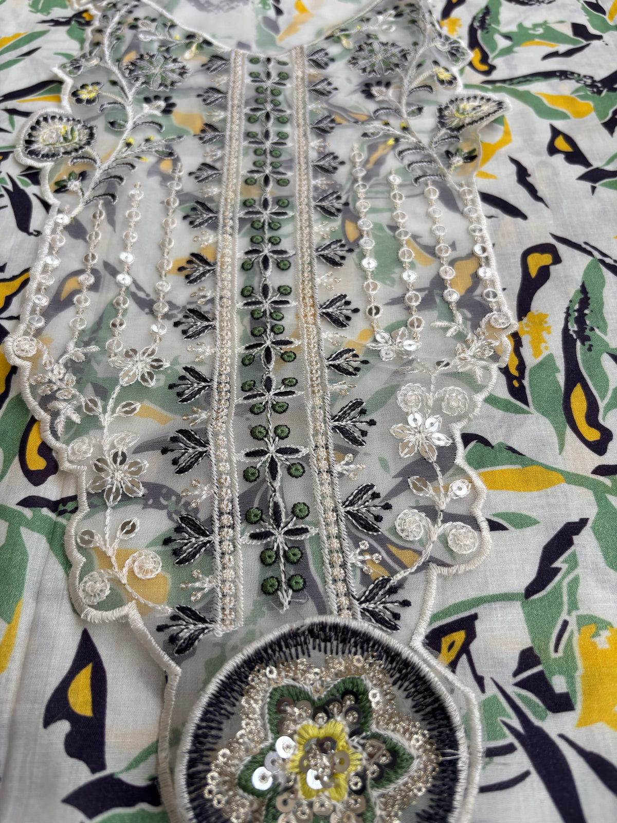Fatima Zehra with Lawn dupatta Daman Chikankari Un-stitched-UN2766
