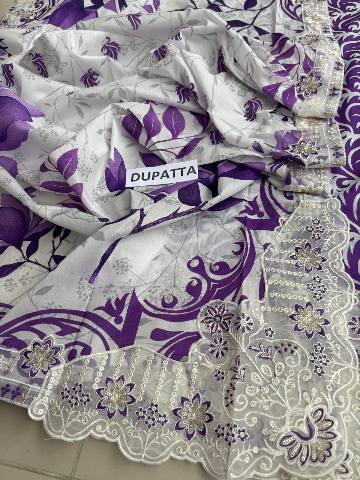 Fatima Zehra with Lawn dupatta Daman Chikankari Un-stitched-UN2765