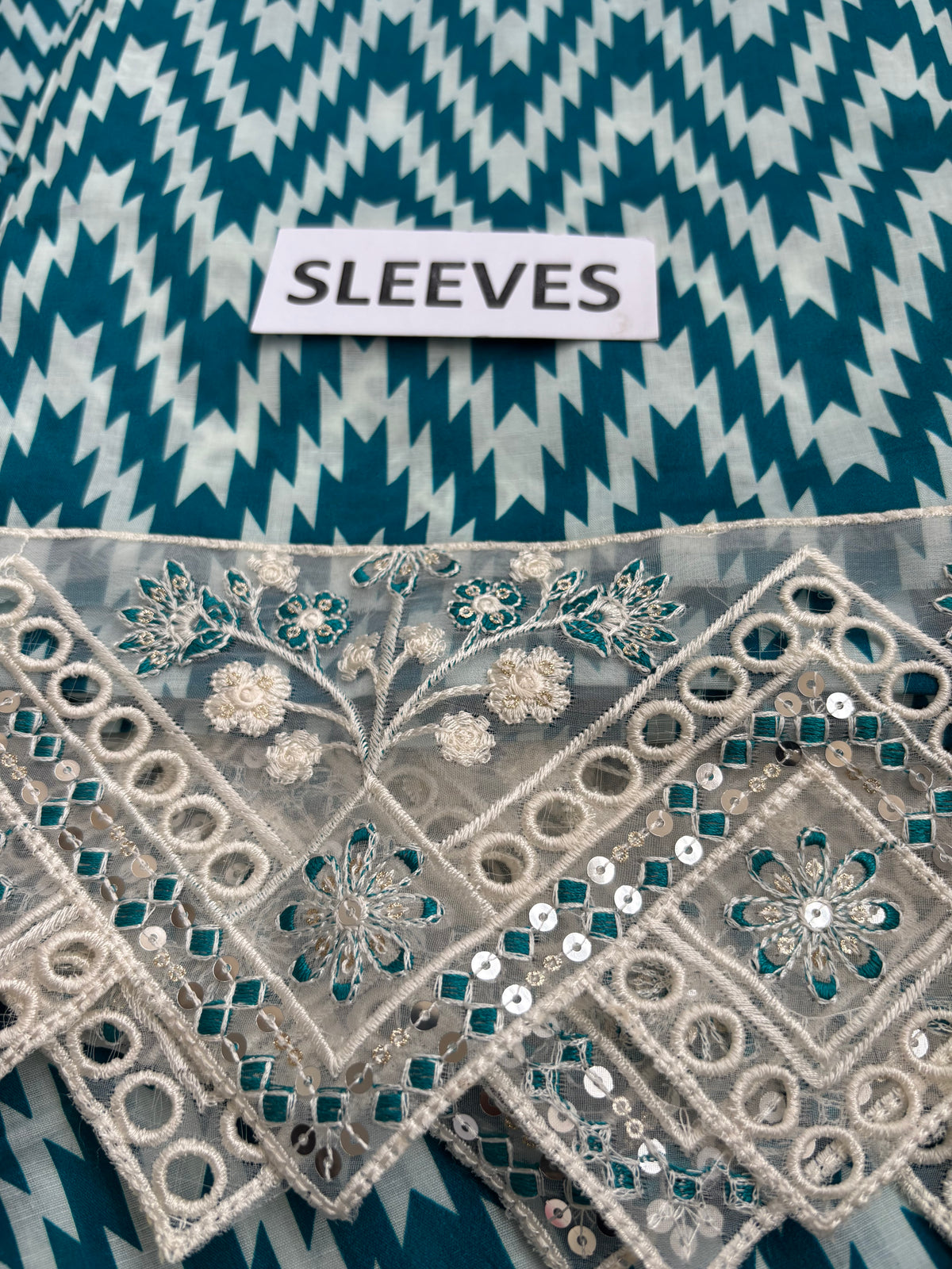 Fatima Zehra with Lawn dupatta Daman Chikankari Un-stitched-UN2764