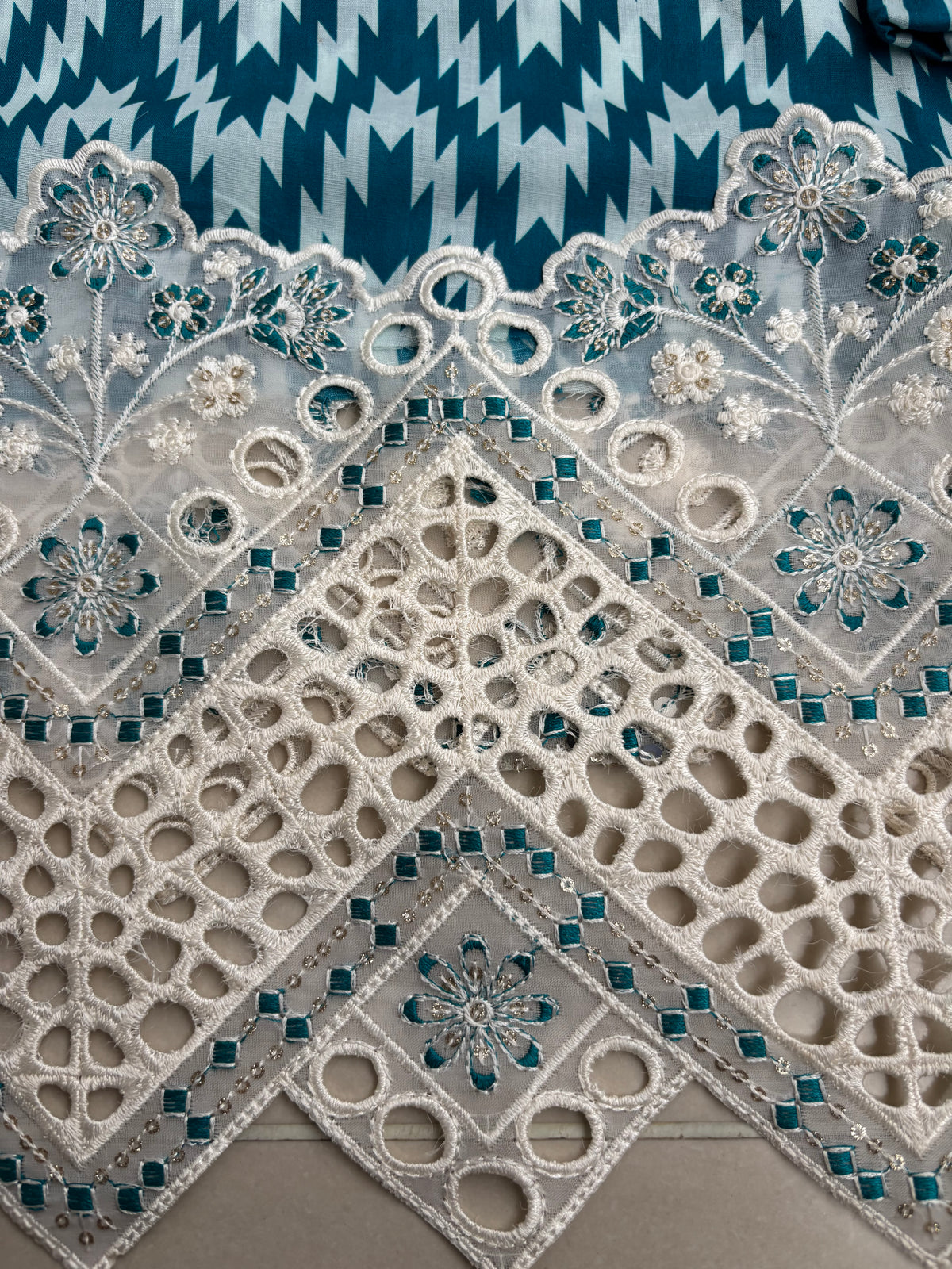 Fatima Zehra with Lawn dupatta Daman Chikankari Un-stitched-UN2764