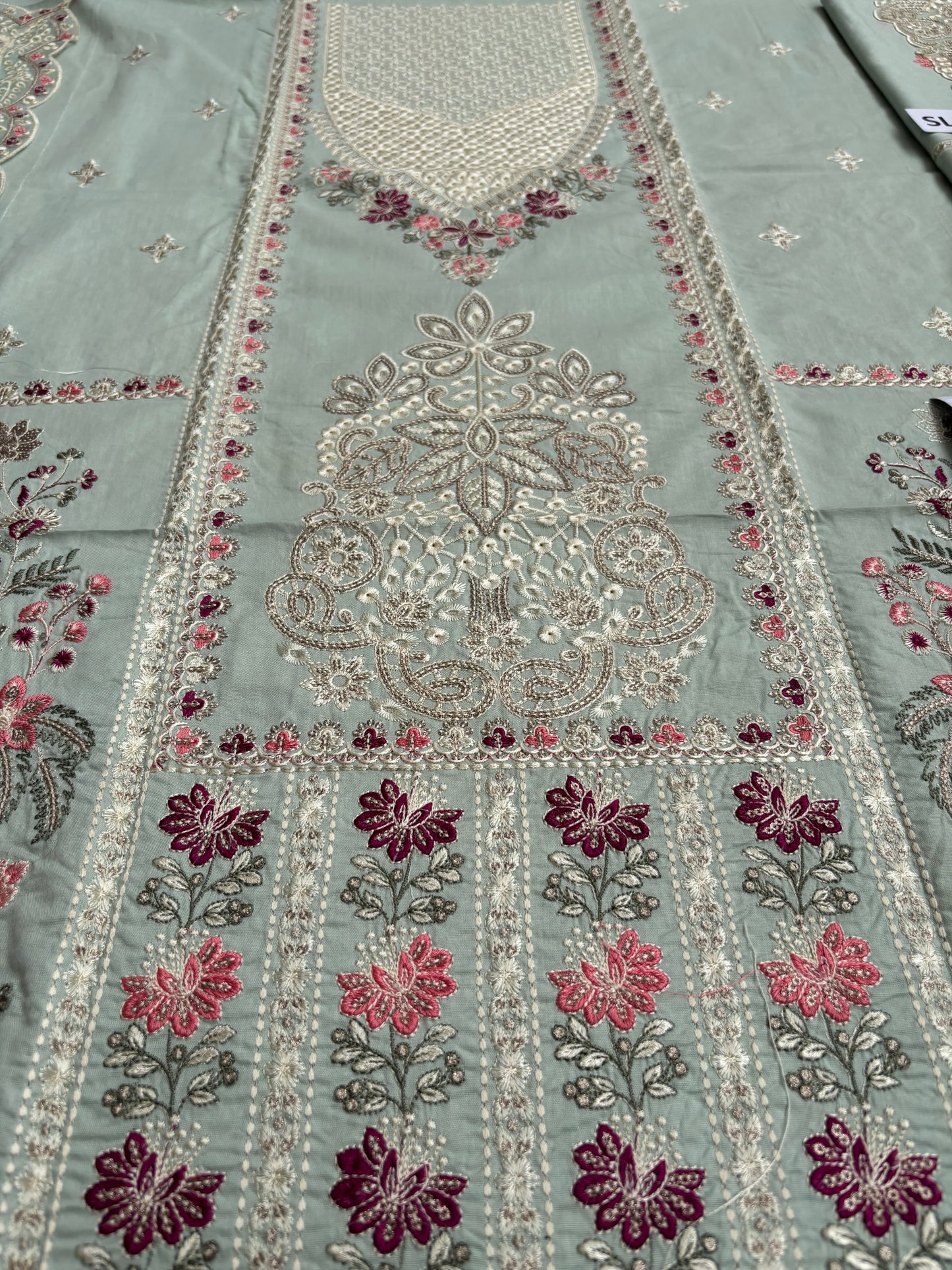 Mohagni Lawn with Chiffon dupatta Daman Chikankari Un-stitched-UN274